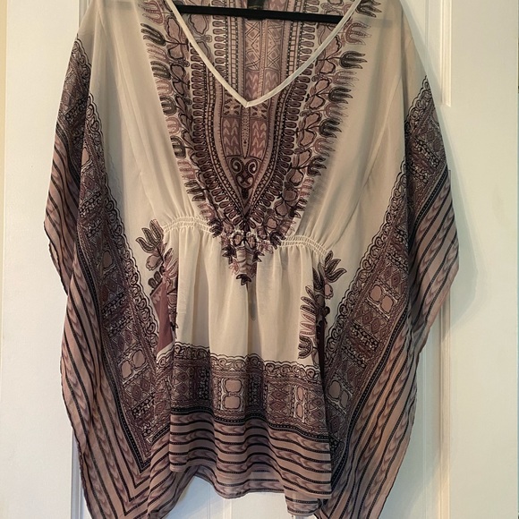 Stunning Boho Chic Top 🪶 - Picture 2 of 6